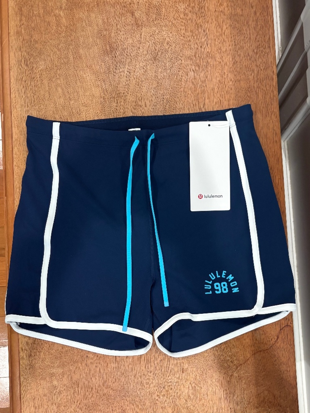 Lululemon Nulu Sporty Trim High-Rise Short 3" ColourClub Blue/White